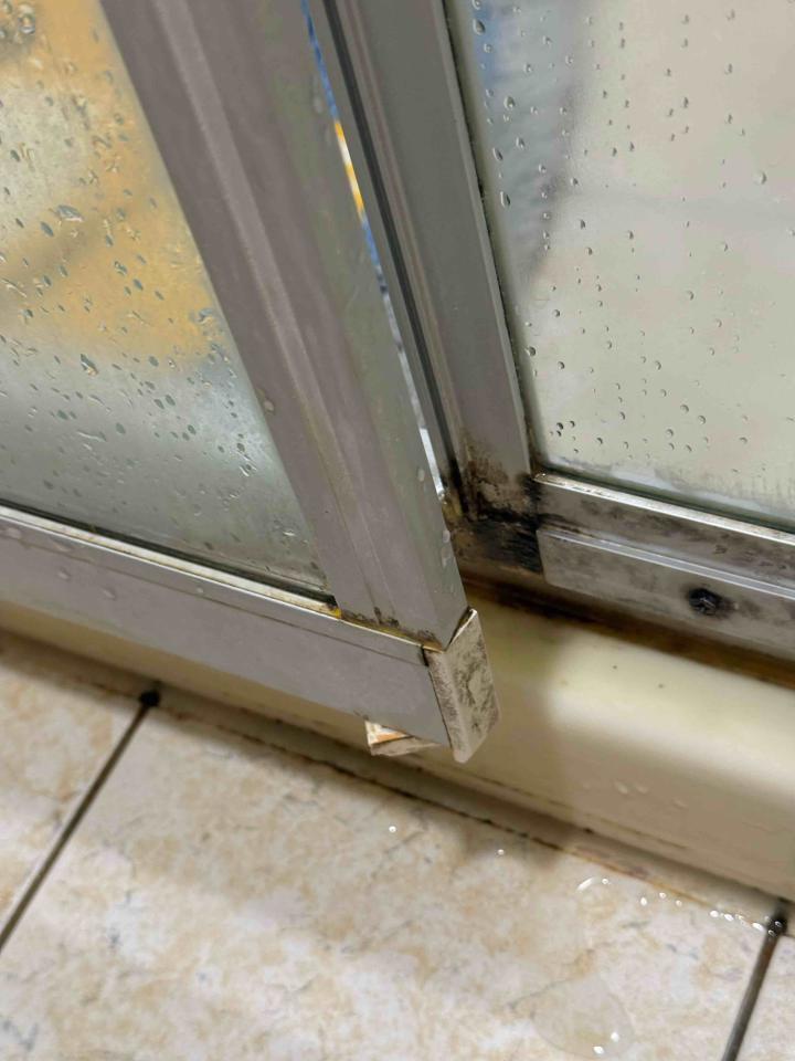 淋浴拉門安裝維修案件圖片