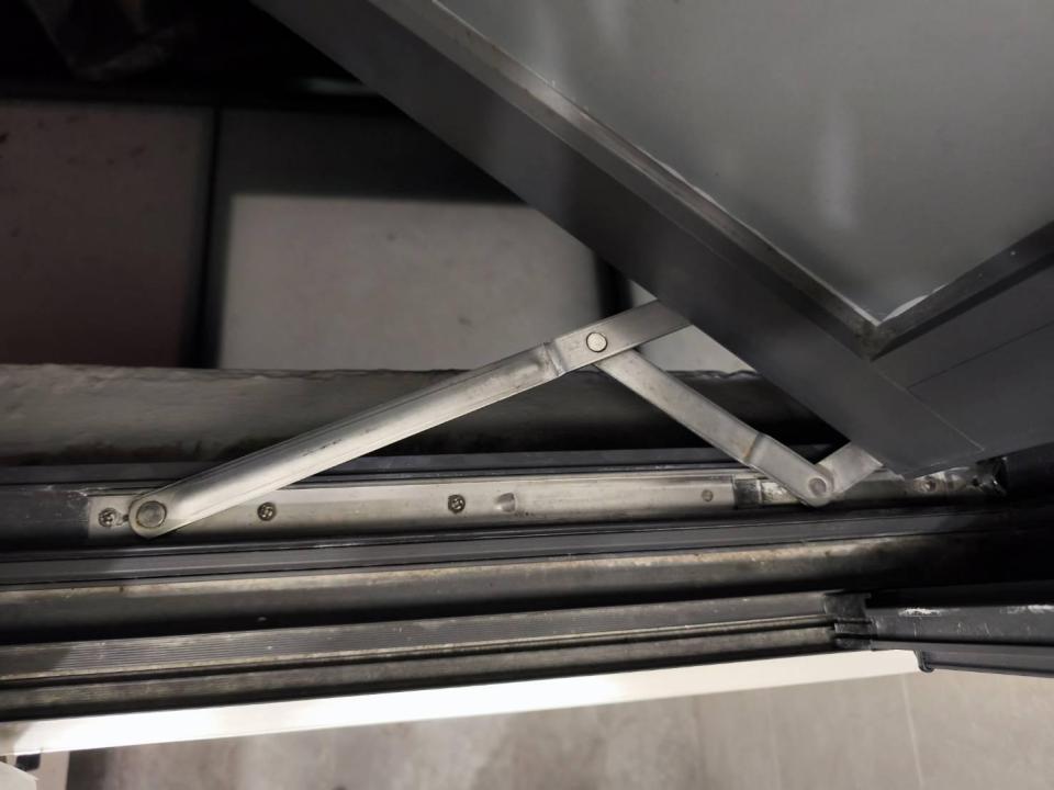 窗戶維修案件圖片