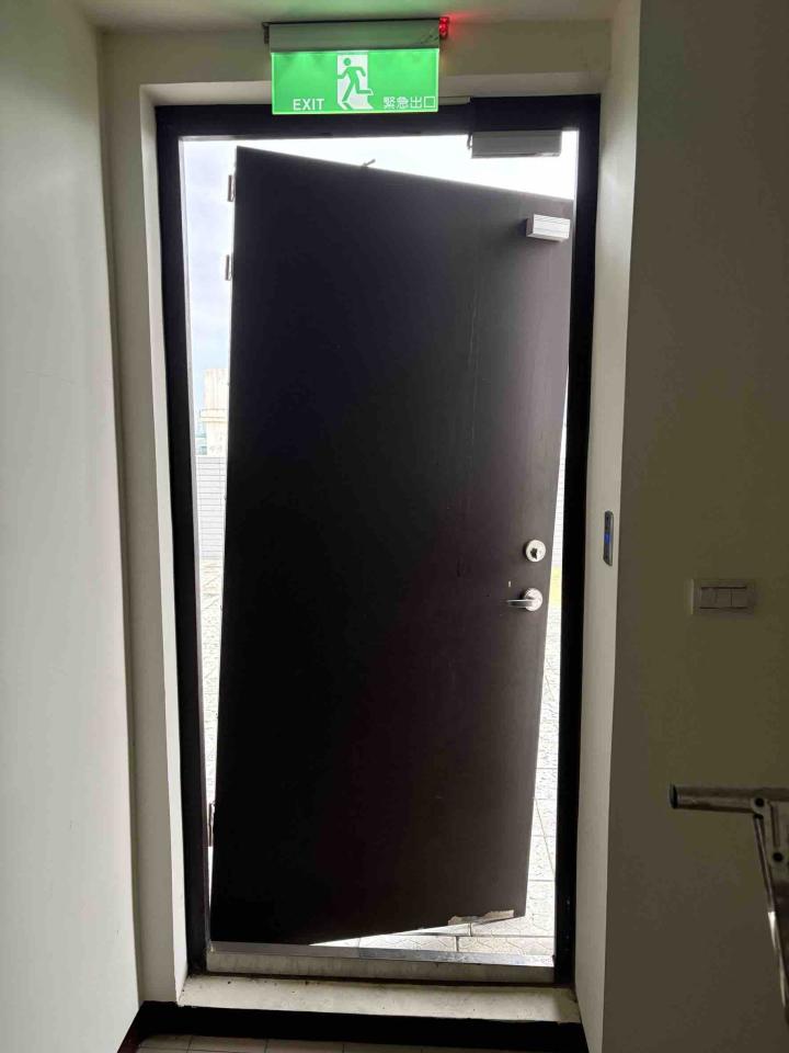 門片維修案件圖片