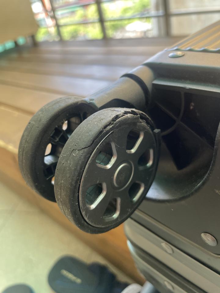 行李箱維修案件圖片