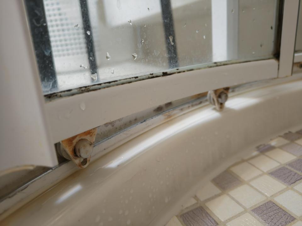 淋浴拉門安裝維修案件圖片