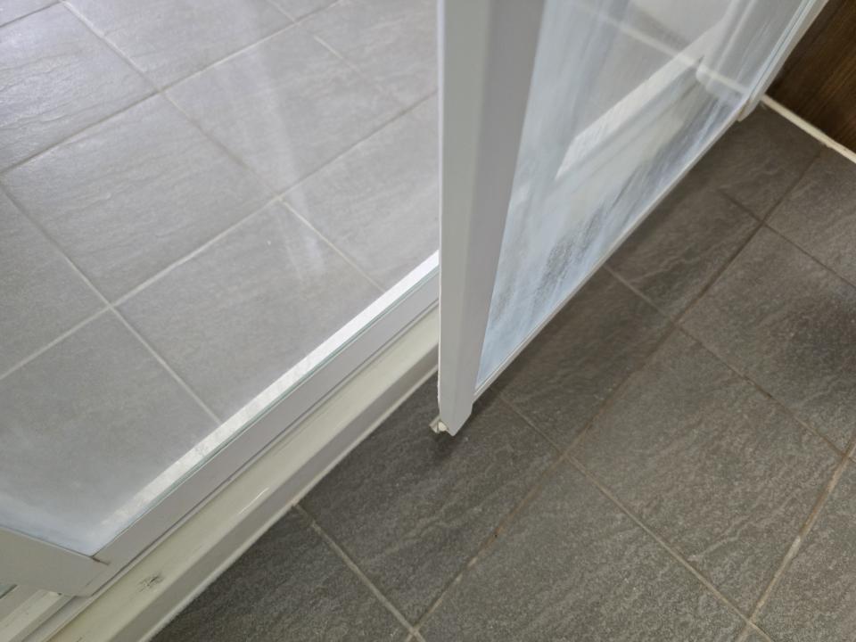 淋浴拉門安裝維修案件圖片