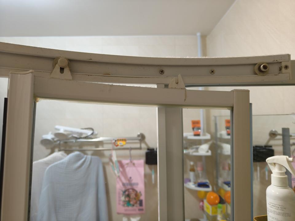 淋浴拉門安裝維修案件圖片