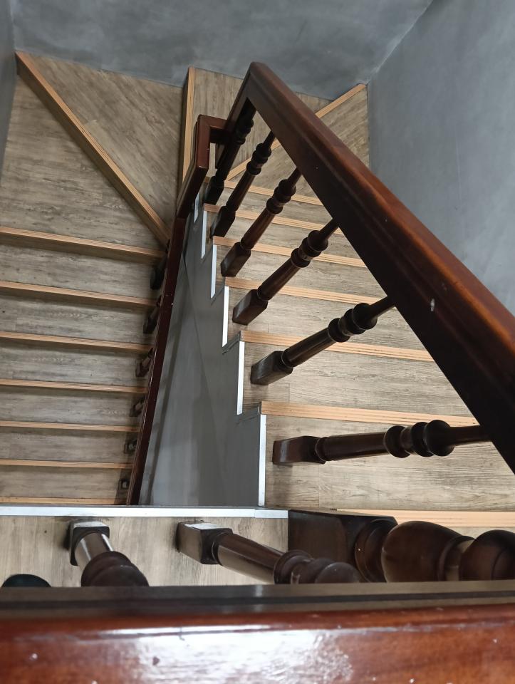 樓梯扶手案件圖片