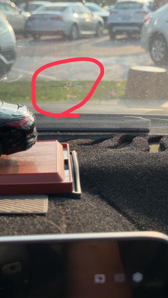 汽車玻璃修補案件圖片