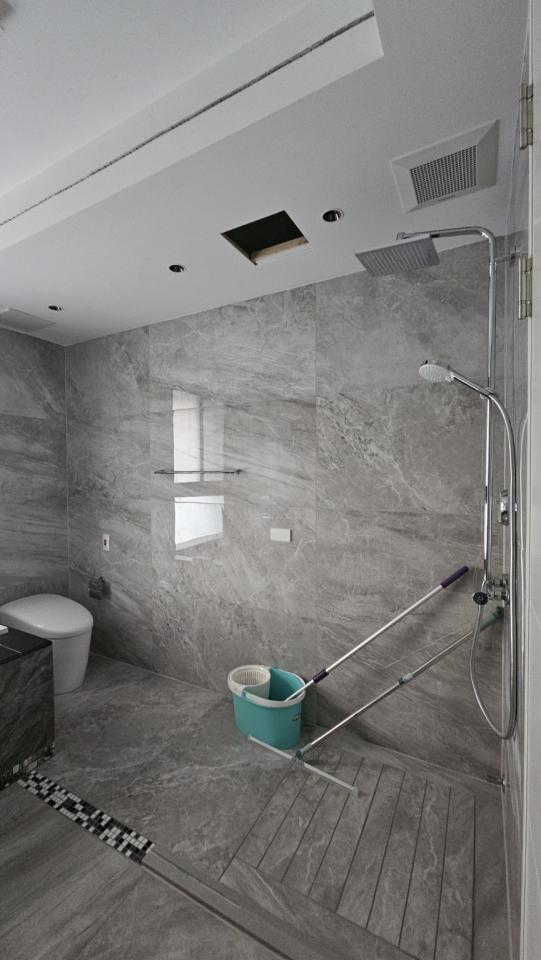 淋浴拉門安裝維修案件圖片