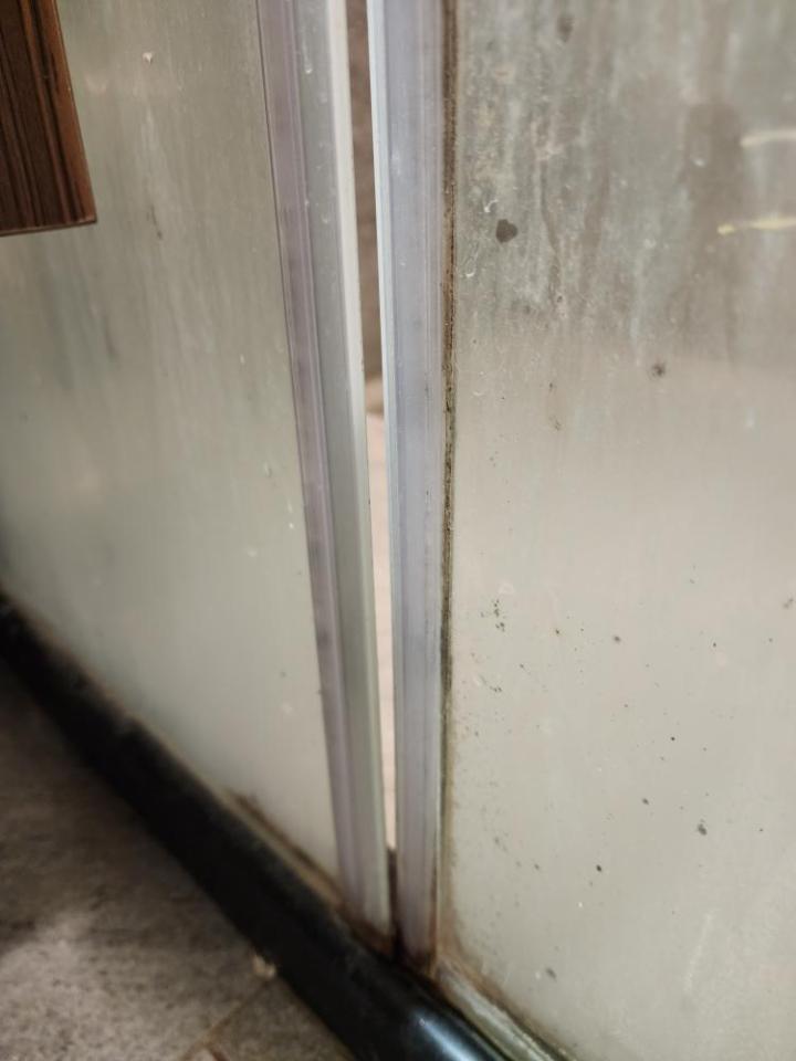 淋浴拉門安裝維修案件圖片