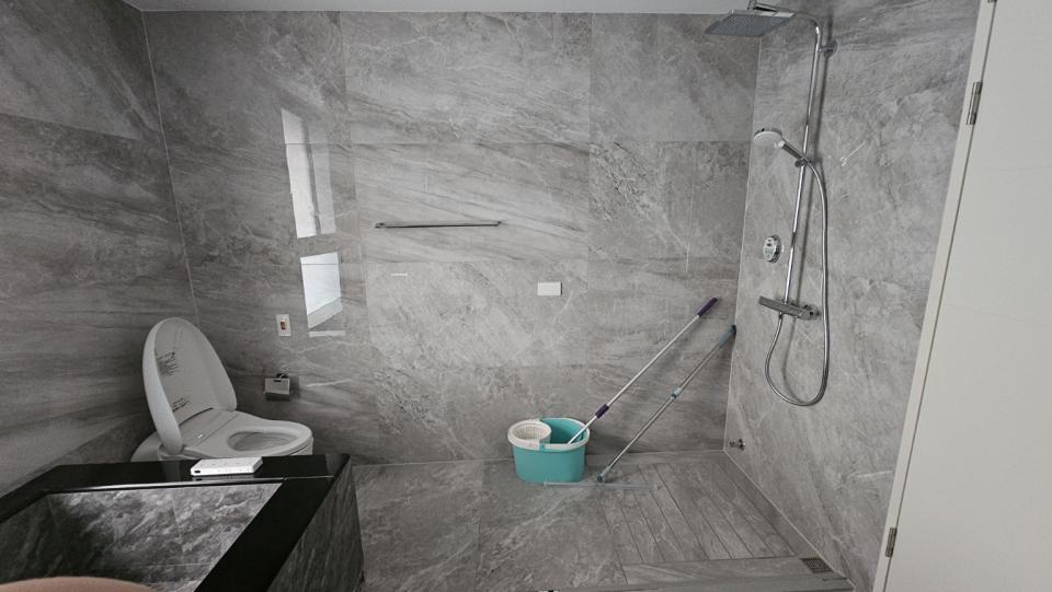 淋浴拉門安裝維修案件圖片