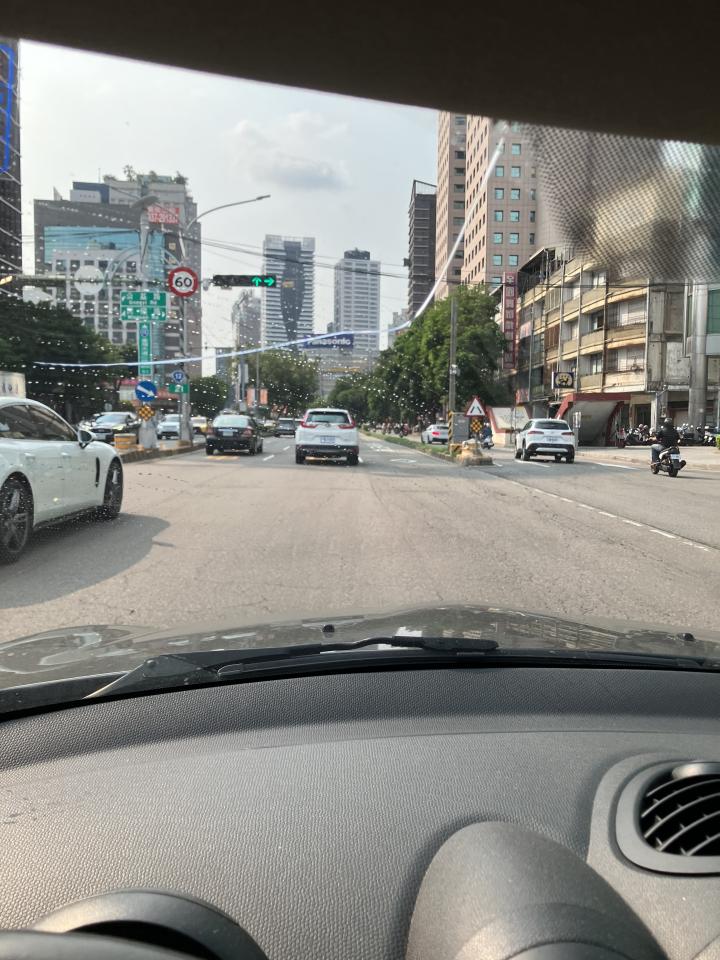 汽車玻璃修補案件圖片