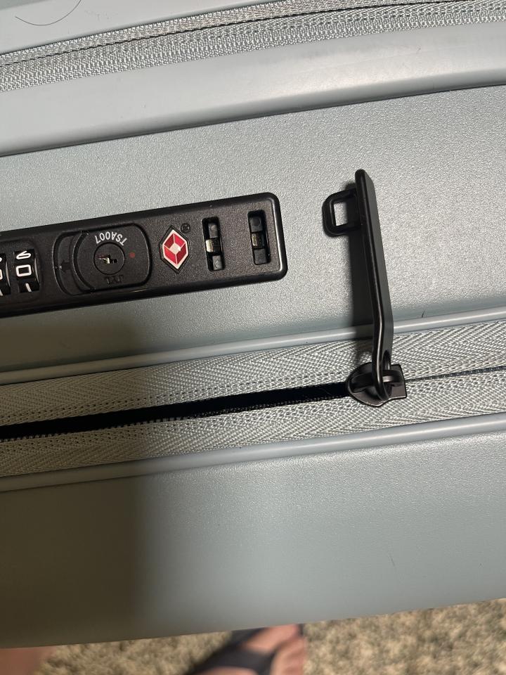 行李箱維修案件圖片