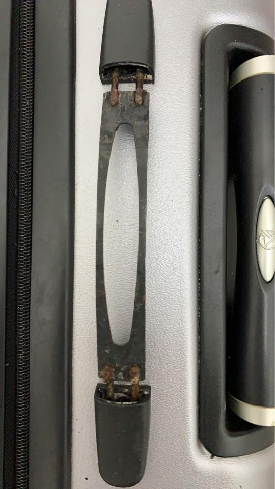 行李箱維修案件圖片