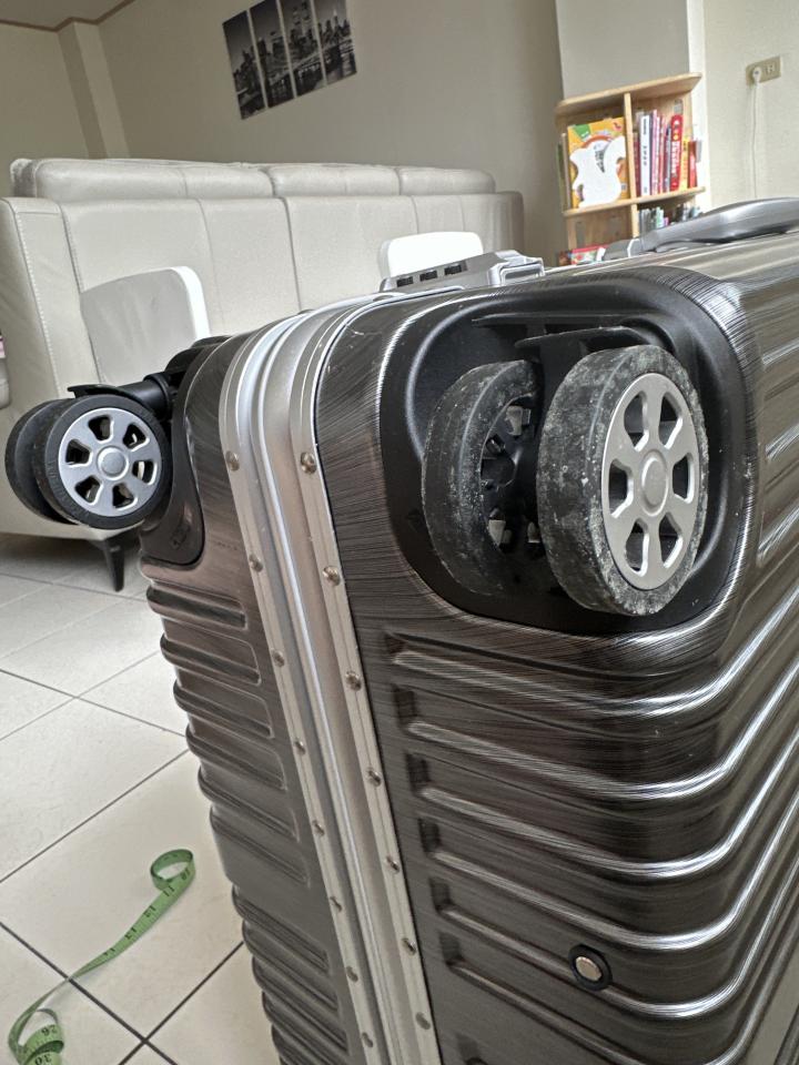 行李箱維修案件圖片