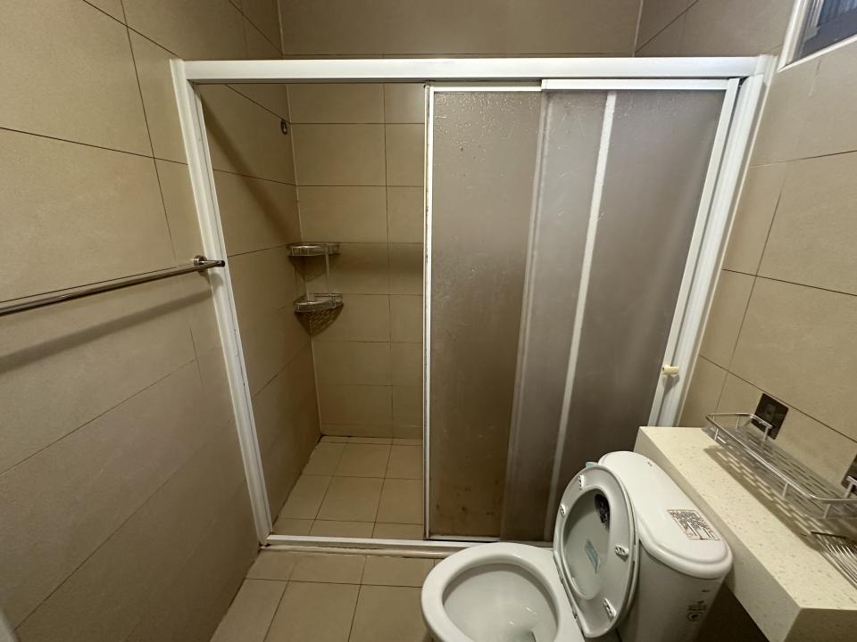 淋浴拉門安裝維修案件圖片