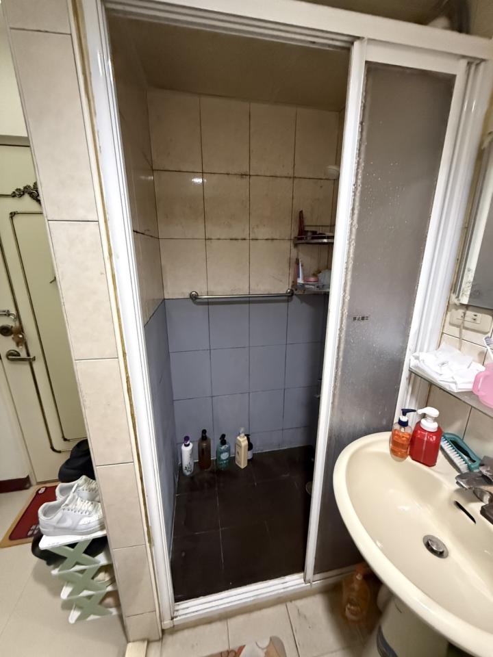 浴室門案件圖片