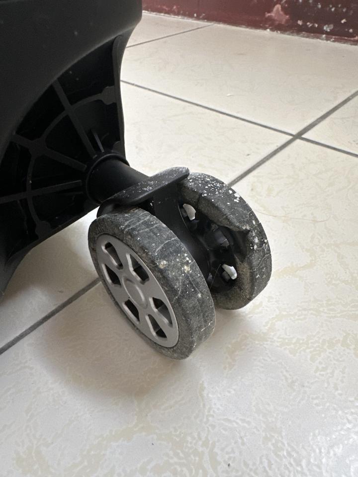 行李箱維修案件圖片