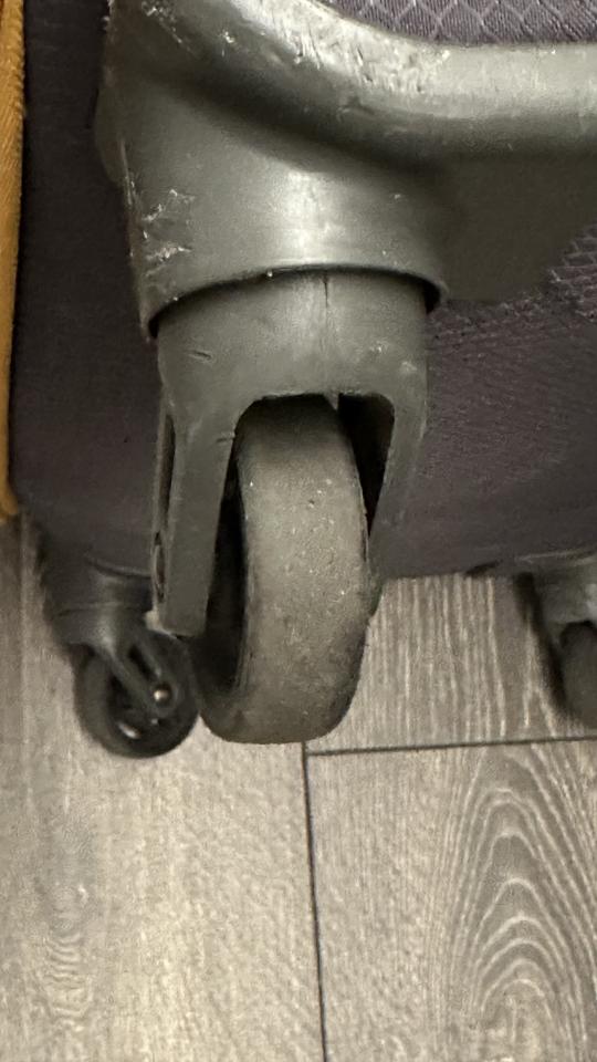 行李箱維修案件圖片