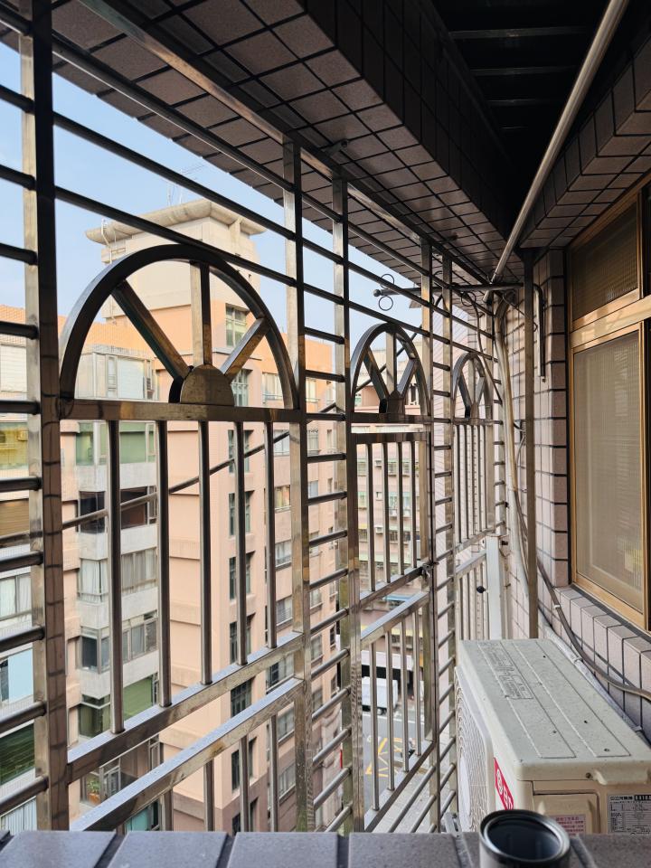 陽台紗網安裝案件圖片