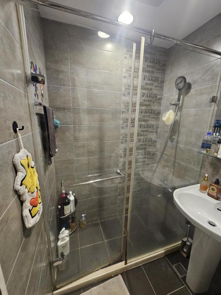 淋浴拉門安裝維修案件圖片