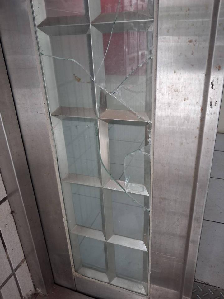 玻璃門案件圖片