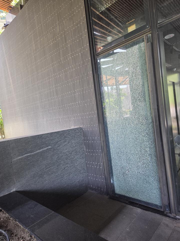 玻璃門案件圖片