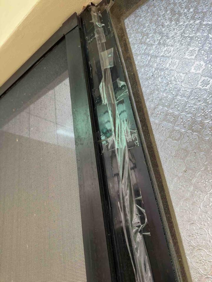 陽台紗網安裝案件圖片