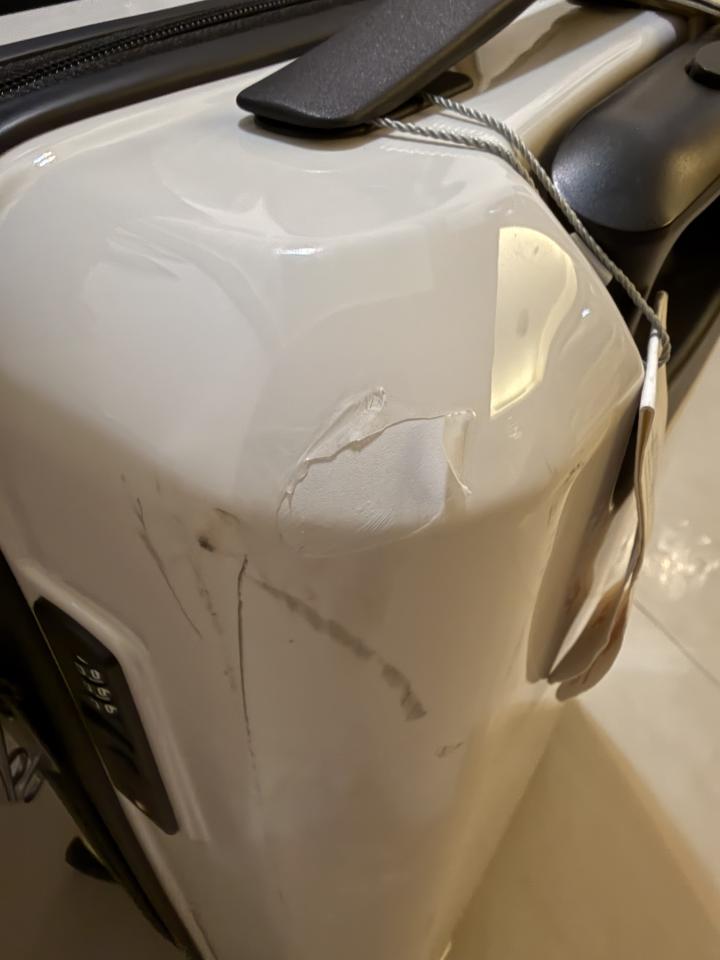 行李箱維修案件圖片