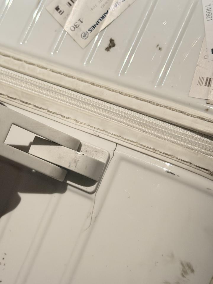 行李箱維修案件圖片