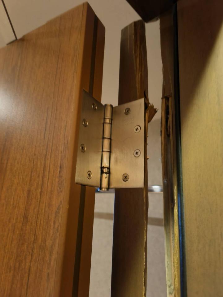 門片維修案件圖片