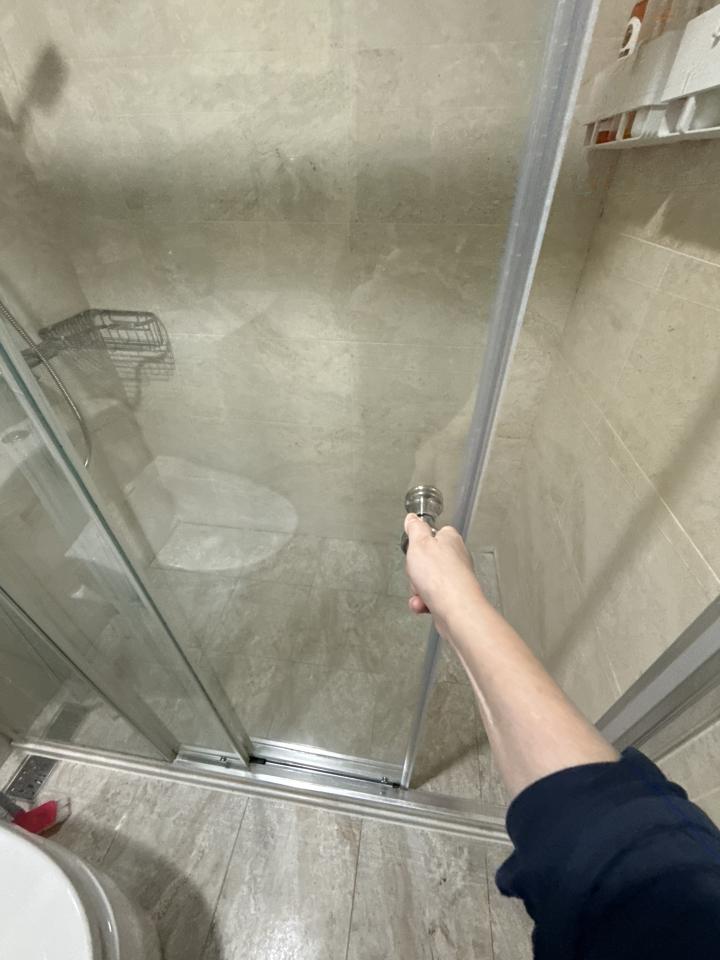 淋浴拉門安裝維修案件圖片