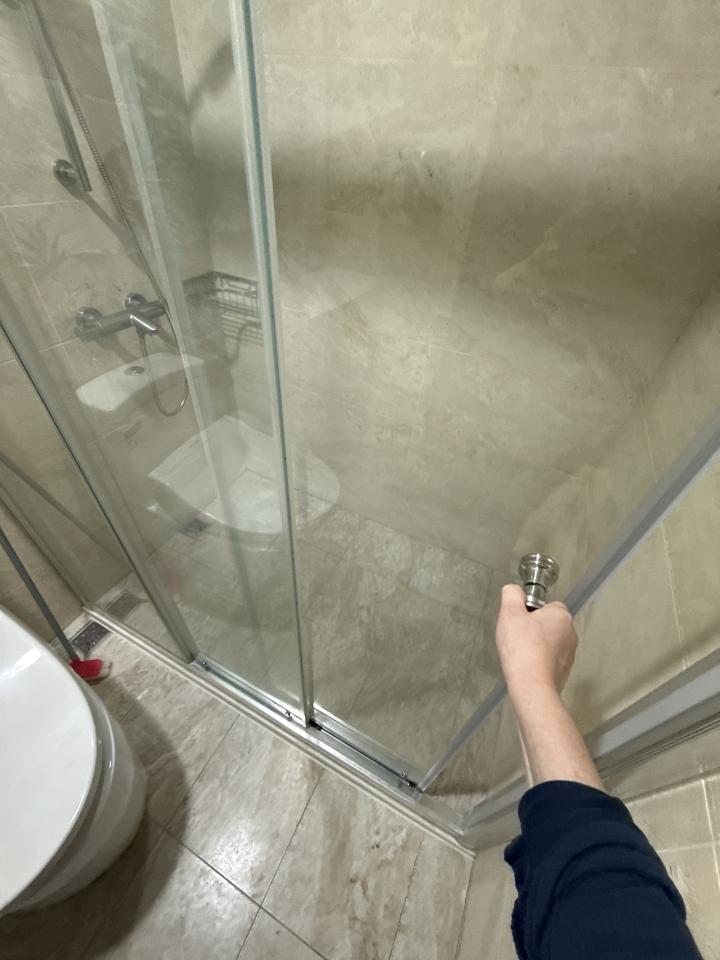 淋浴拉門安裝維修案件圖片