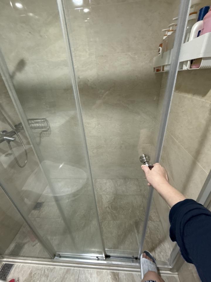 淋浴拉門安裝維修案件圖片
