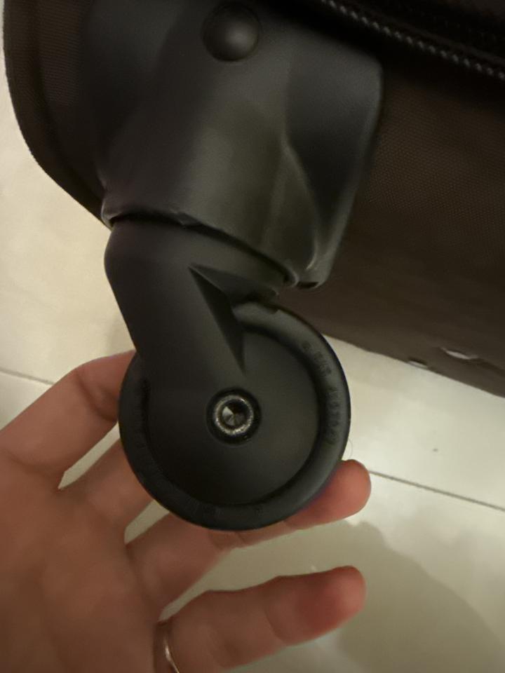 行李箱維修案件圖片