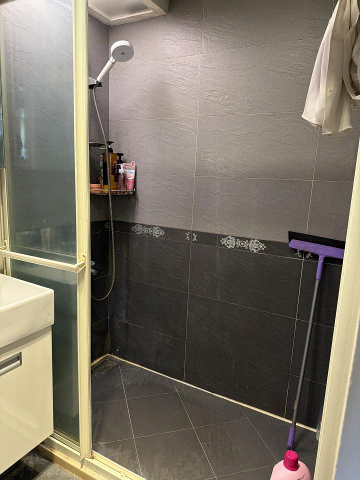 淋浴拉門安裝維修案件圖片