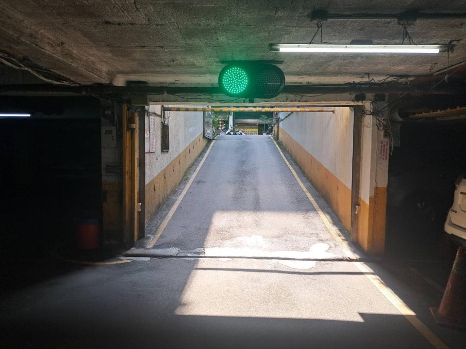 鐵捲門維修案件圖片