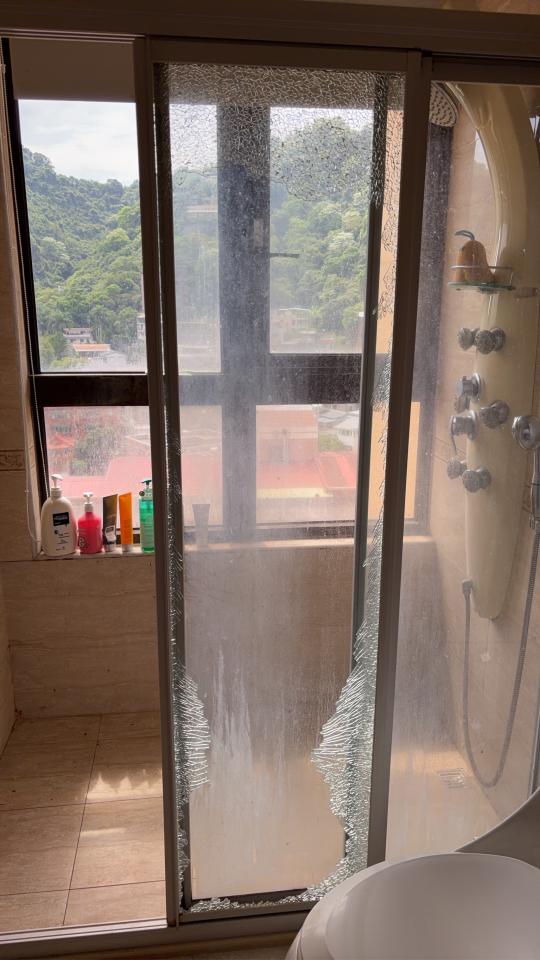 浴室門案件圖片