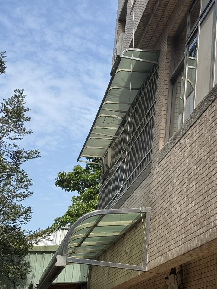 遮雨棚安裝案件圖片