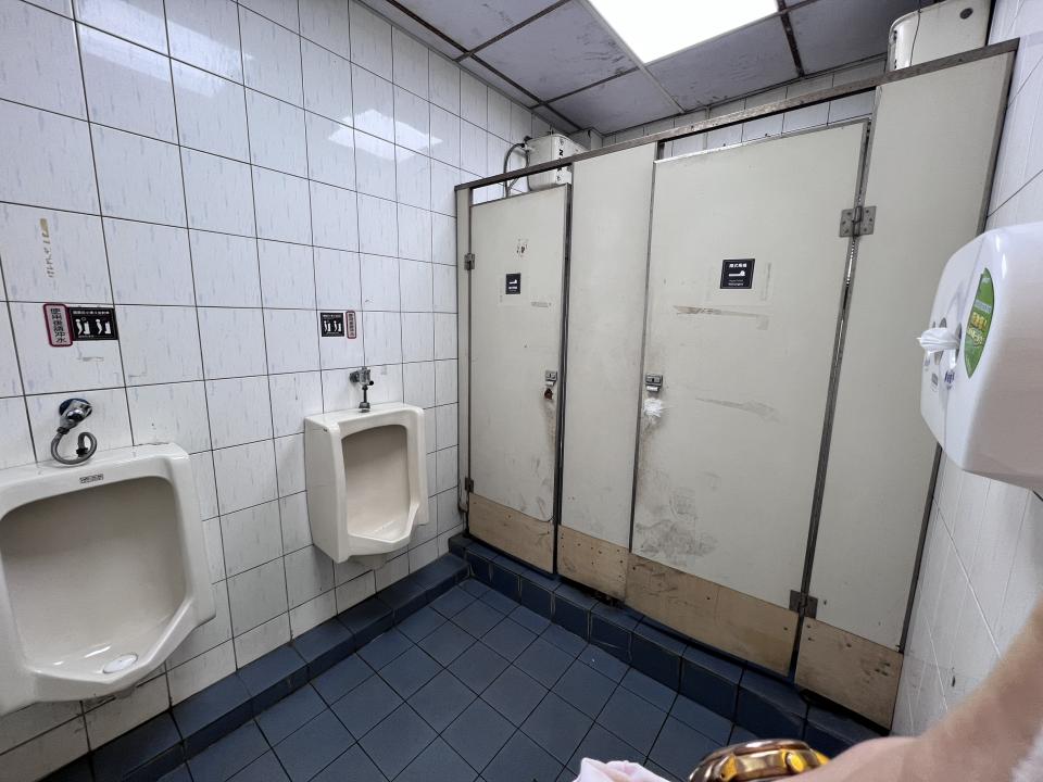 廁所隔間案件圖片