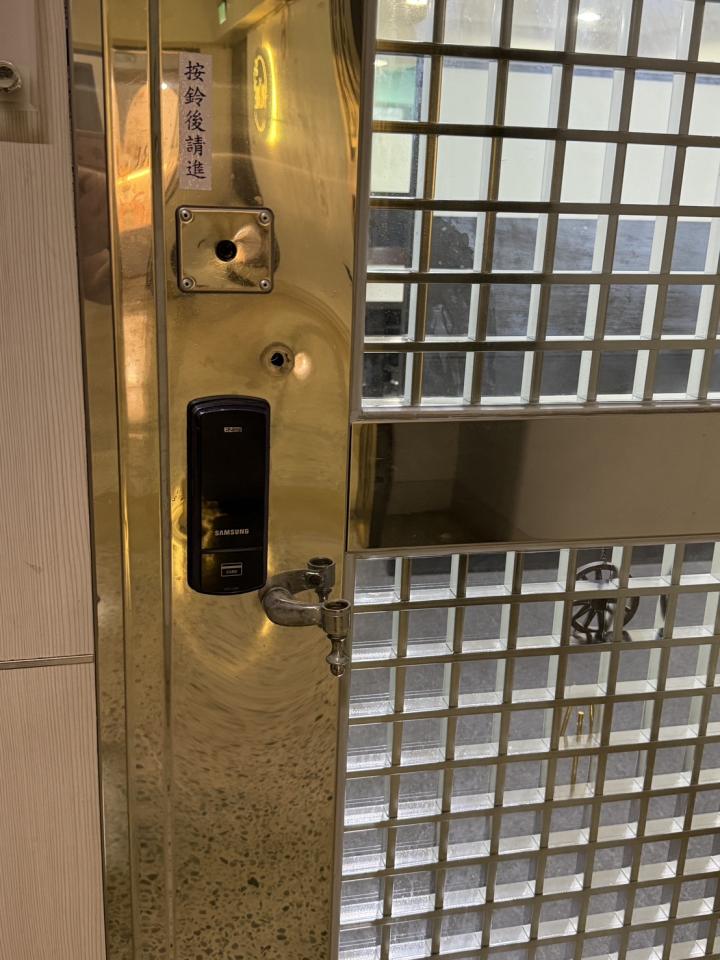 鐵門案件圖片