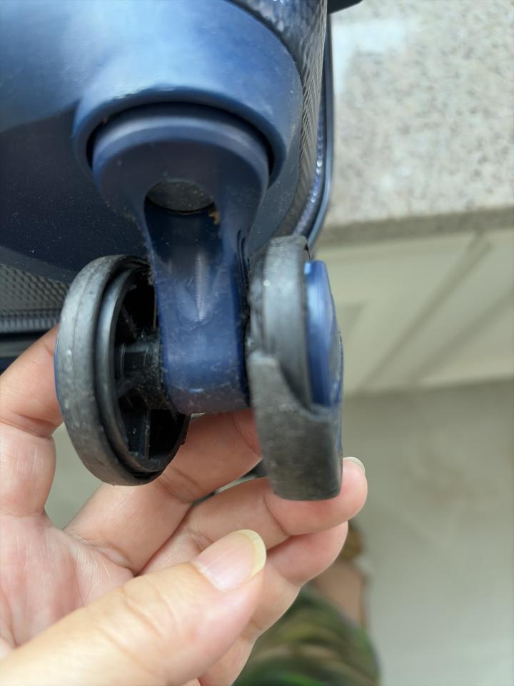 行李箱維修案件圖片