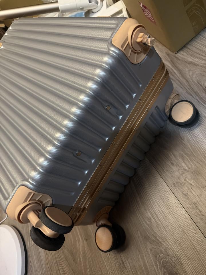 行李箱維修案件圖片
