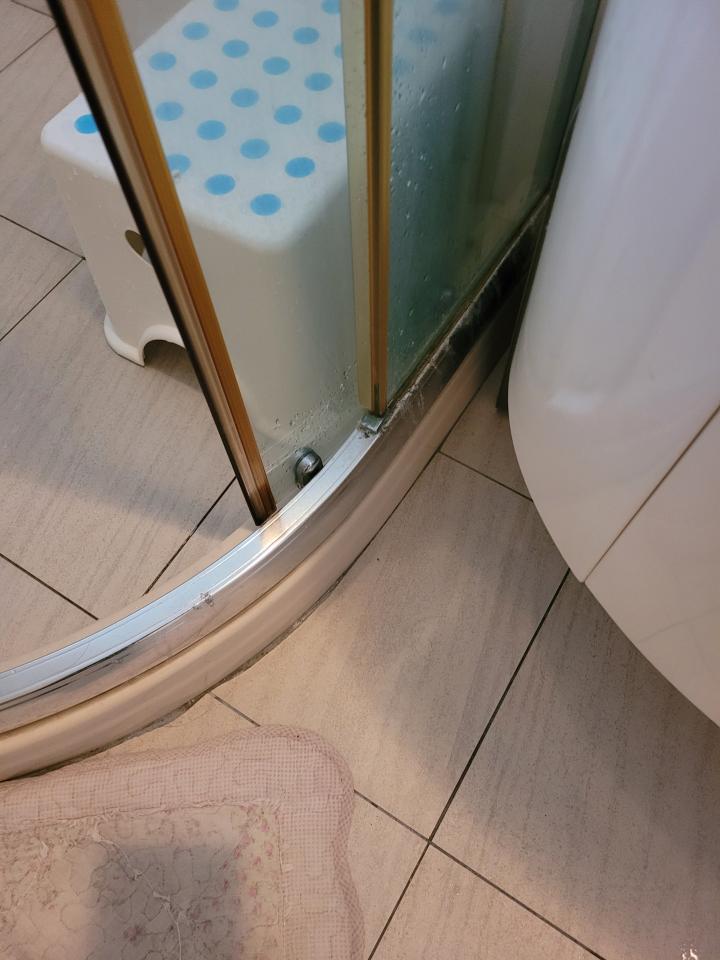 淋浴拉門安裝維修案件圖片