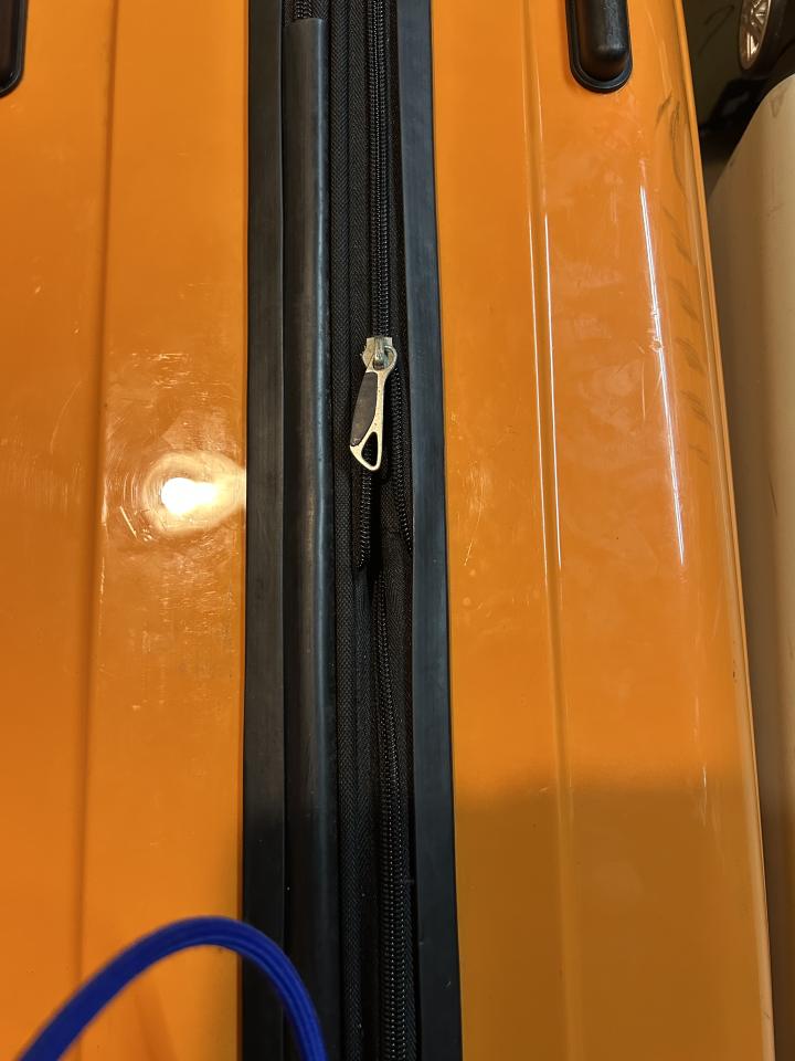 行李箱維修案件圖片
