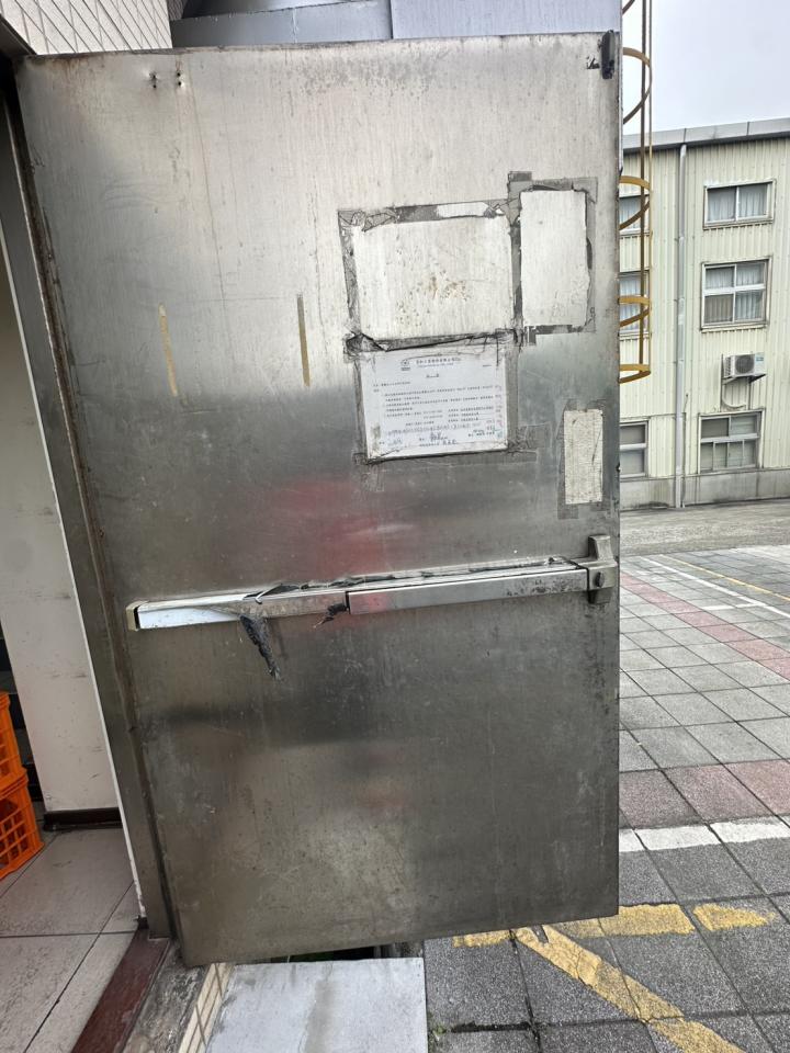 門片維修案件圖片