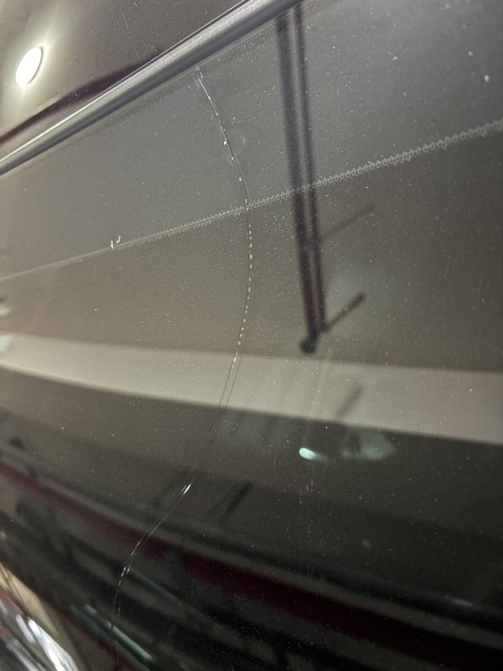 汽車玻璃修補案件圖片