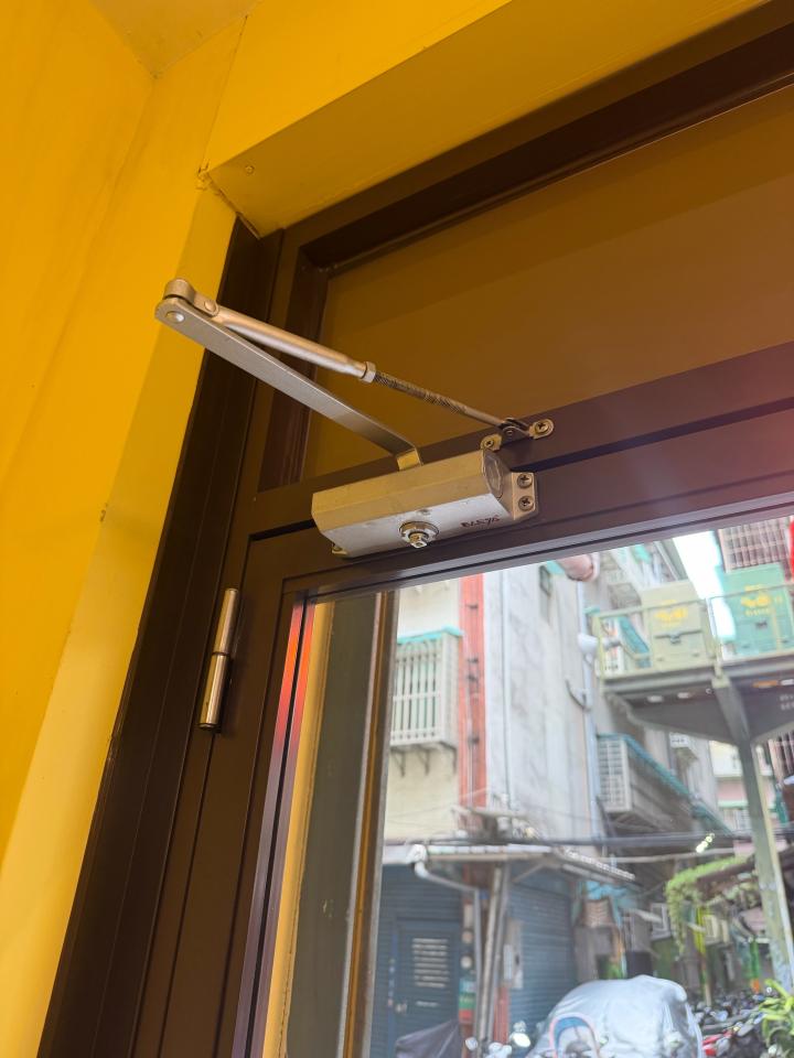 門片維修案件圖片