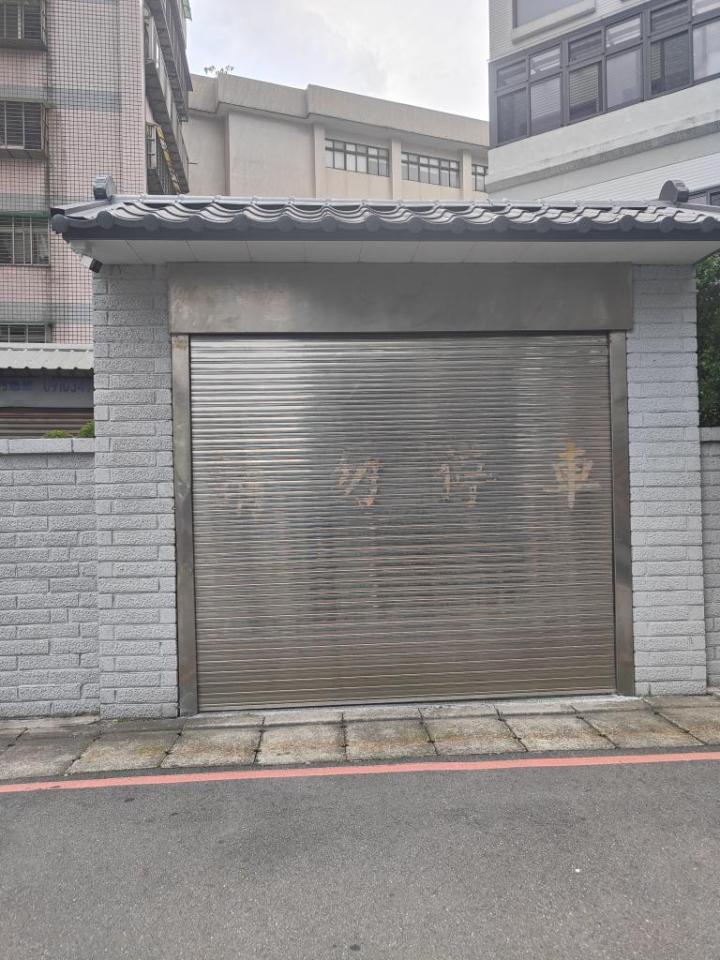 鐵捲門維修案件圖片