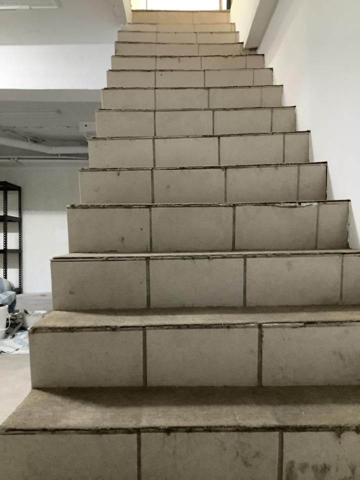 樓梯扶手案件圖片