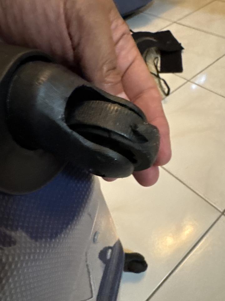 行李箱維修案件圖片