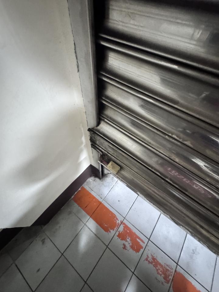 鐵捲門維修案件圖片
