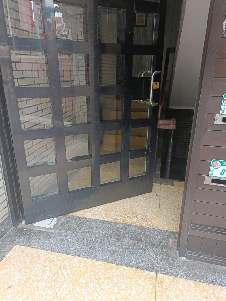 門片維修案件圖片